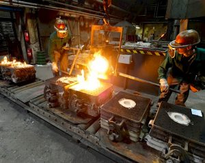 Casting processes - pouring metal