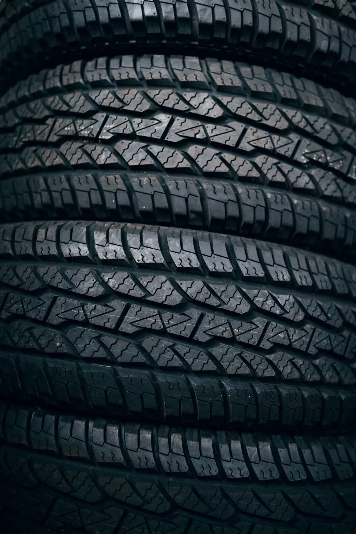 Illustration of tire construction highlighting different components and materials used.